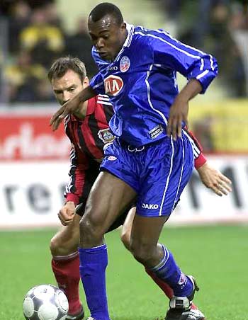 而非高薪綁 而非高薪綁